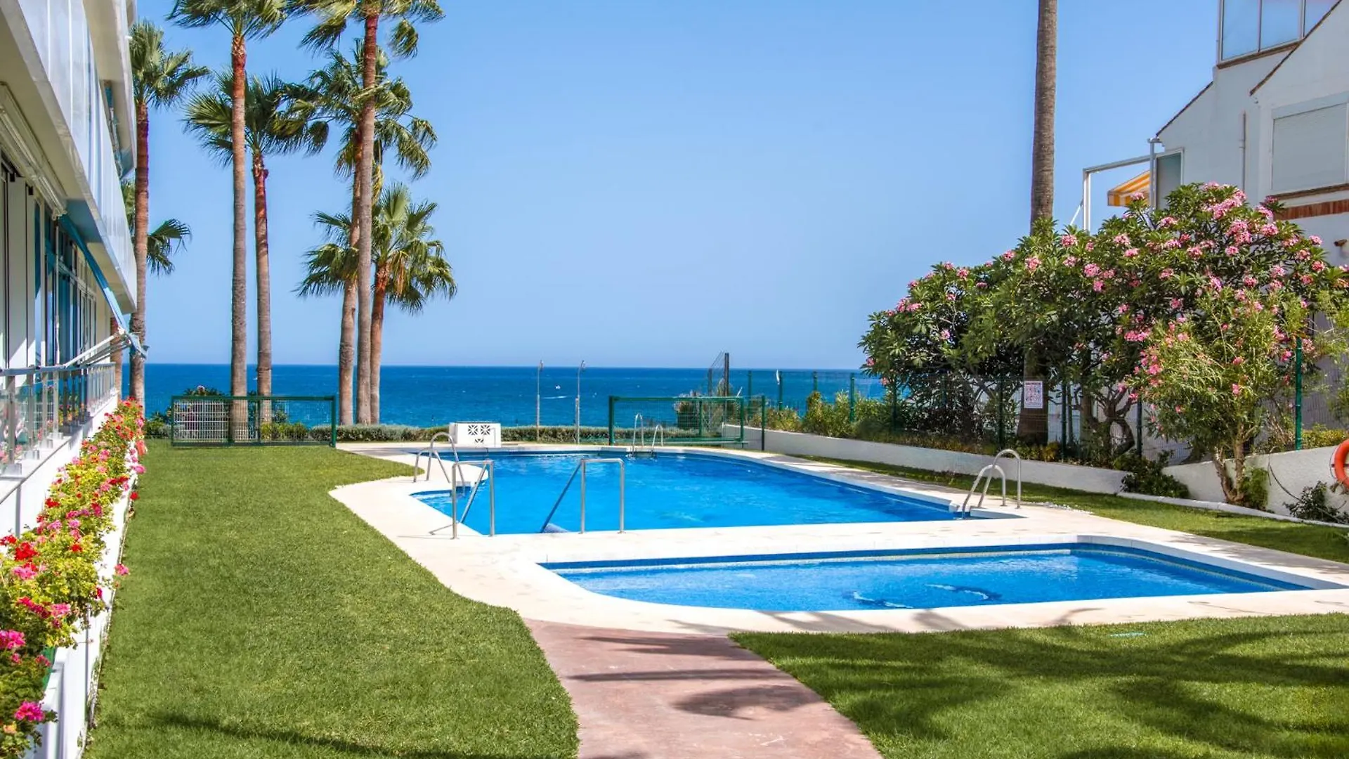 Stunning Beachfront Apartment With Sea Views Benalmadena